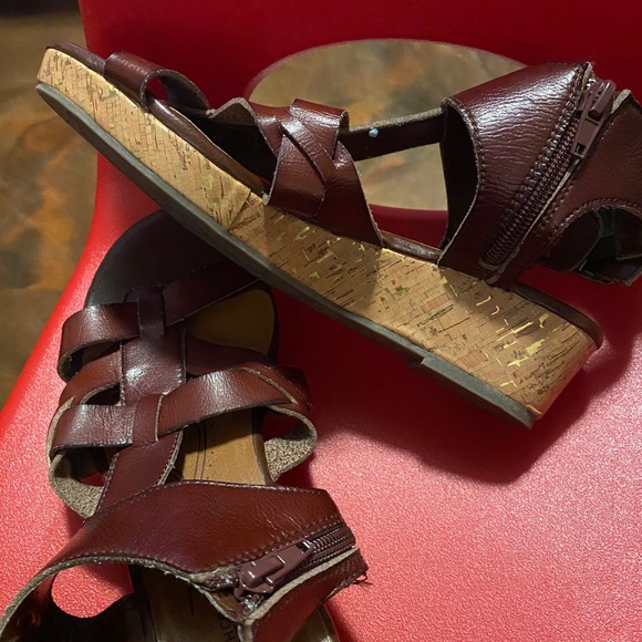 Kenneth Cole Reaction girl sandal - Picture 4 of 6